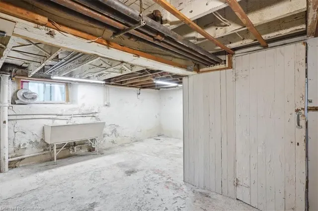 Additional image 45 of 76 Spadina Ave