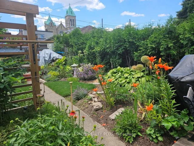 Additional image 39 of 16 Case St