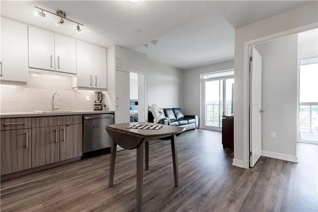 Additional image 31 of 2007 JAMES St Unit 1301