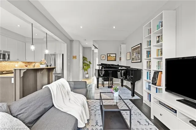 Additional image 15 of 170 Palacebeach Trail Unit 37