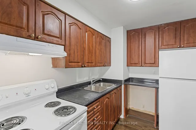 Additional image 19 of 10 Tapscott Rd Unit 1110