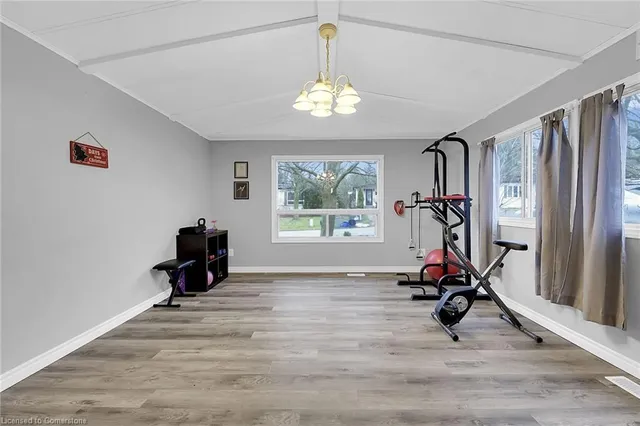 Additional image 13 of 94 Maple Cres