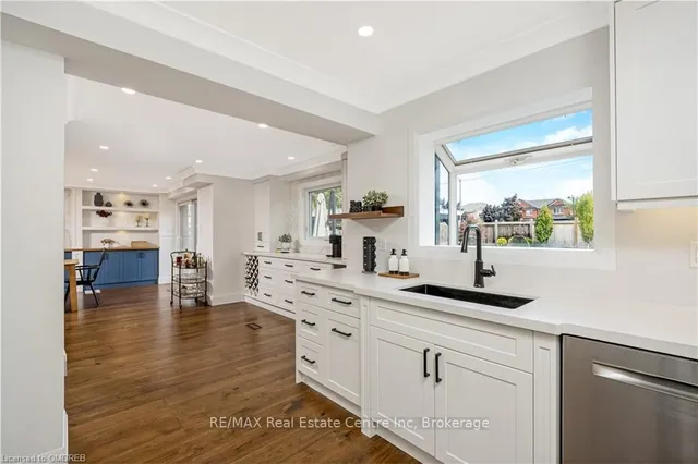 Additional image 17 of 884 HEMLOCK Dr