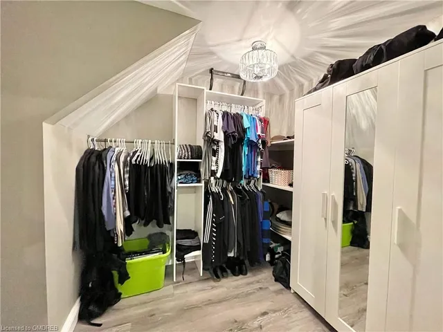 Additional image 23 of 184 Dundas St