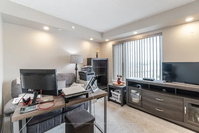 Additional image 11 of 716 Main St Unit 911