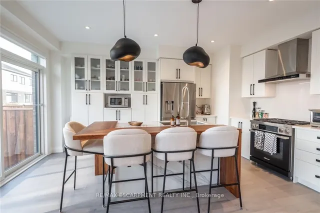 Additional image 8 of 128 FAIREY Cres