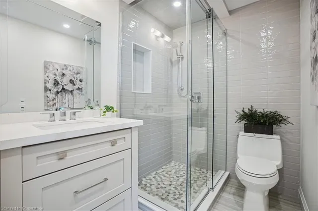 Additional image 43 of 2750 King St Unit 806