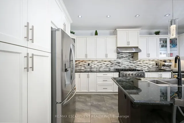 Additional image 11 of 30 ASCOLI Dr