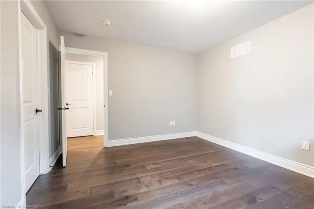 Additional image 27 of 8 Cesar Pl