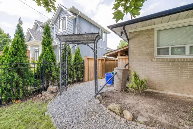 Additional image 39 of 279 ELMWOOD Cres