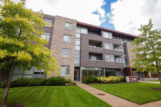 Additional image 3 of 1284 GUELPH Line Unit 417