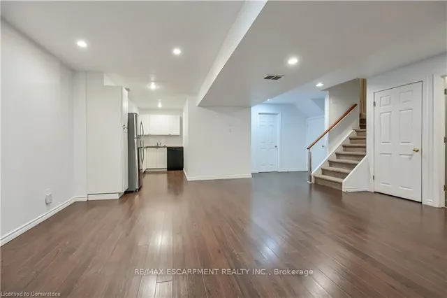 Additional image 23 of 76 Redfern Ave