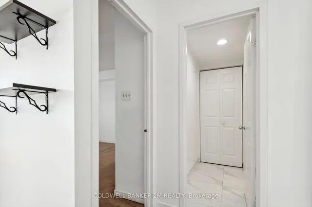 Additional image 16 of 77 Harbour Sq Unit 406