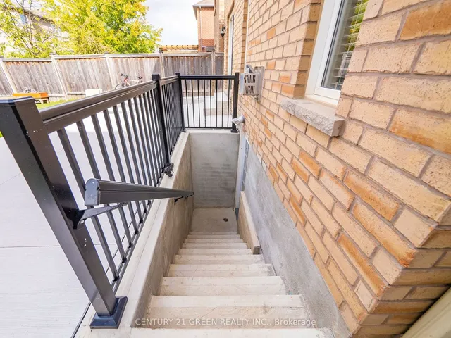 Additional image 36 of 129 Mclaughlin Ave