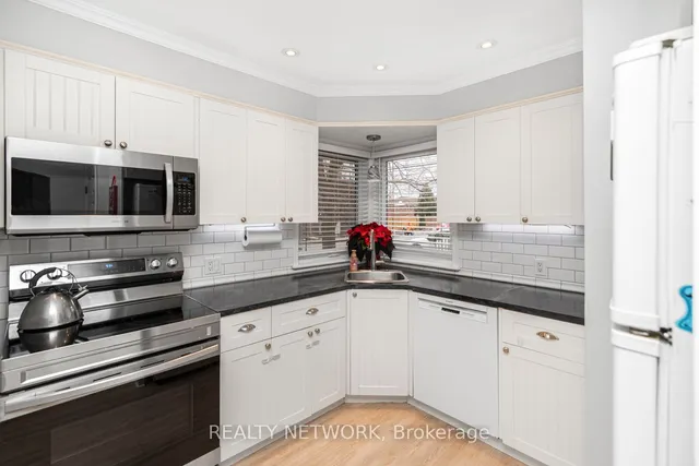 Additional image 11 of 16 Fernwood Cres