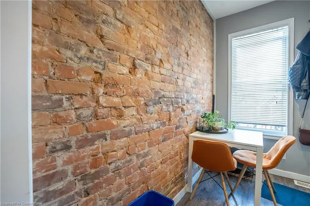 Additional image 25 of 165 Emerald St