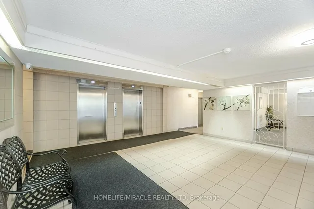 Additional image 32 of 1964 Main St Unit 501