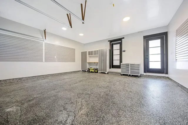 Additional image 30 of 714 Robertson Cres