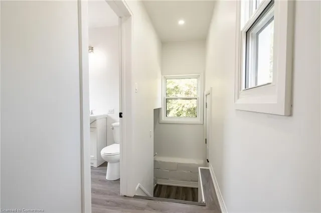 Additional image 22 of 85 Walter Ave