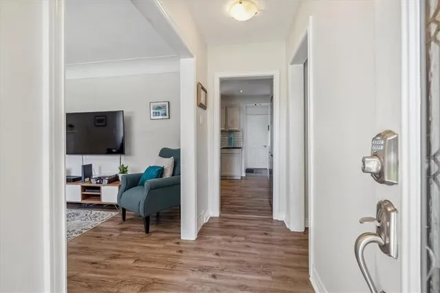 Additional image 4 of 971 BOOTHMAN Ave