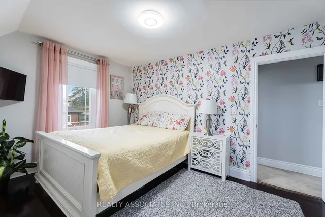 Additional image 22 of 49 Connaught Ave