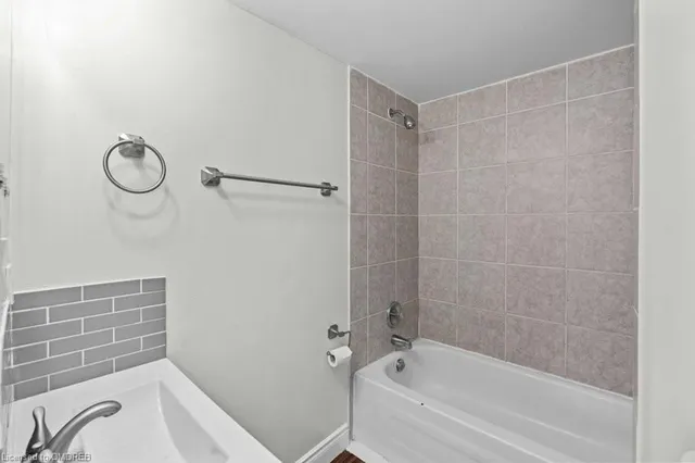 Additional image 21 of 937 Garth St