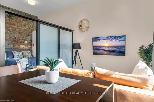 Additional image 27 of 121 KING St Unit 204