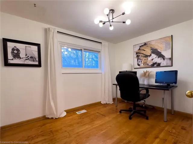 Additional image 17 of 119 Oneida Blvd