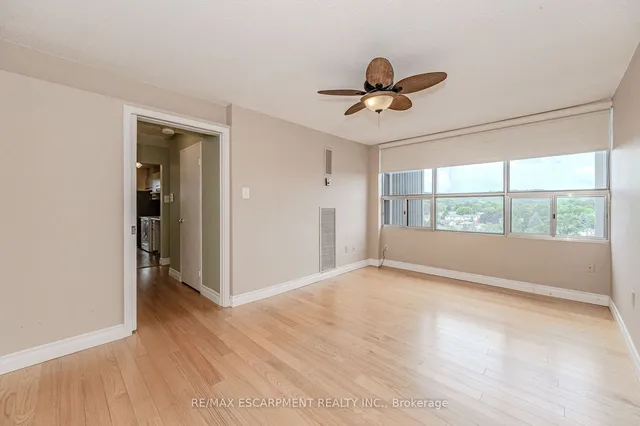 Additional image 8 of 2055 Upper Middle Rd Unit 1008