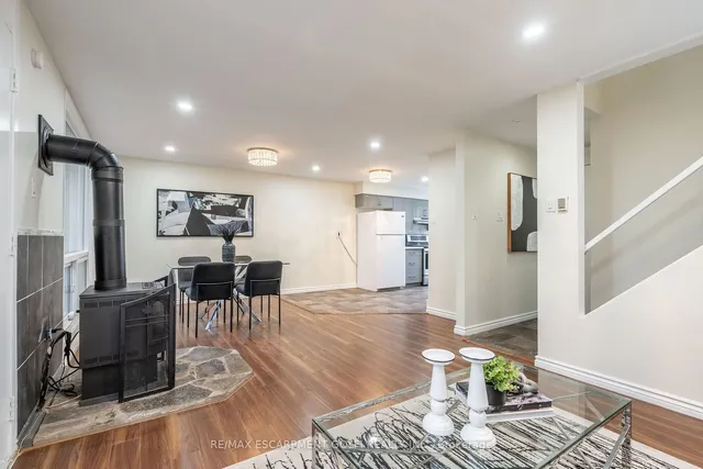 Additional image 8 of 25 Britten Clse Unit B52