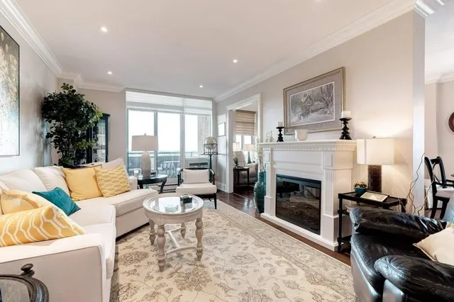 Additional image 11 of 5250 LAKESHORE Rd Unit 2006