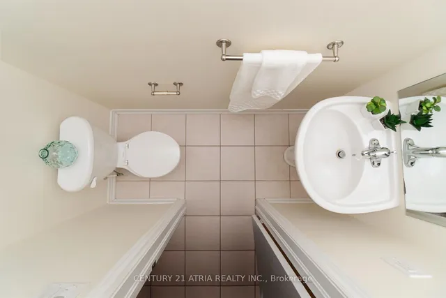 Additional image 18 of 403 Landsborough Ave