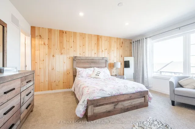 Additional image 25 of 61 Soho St Unit 68