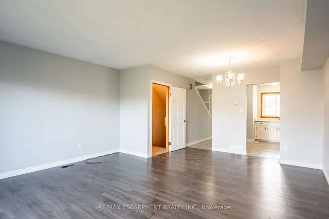 Additional image 14 of 47 Bobolink Rd