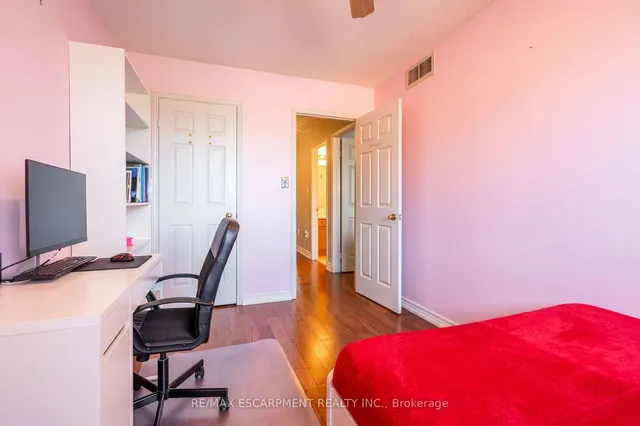 Additional image 28 of 85 Royalvista Dr