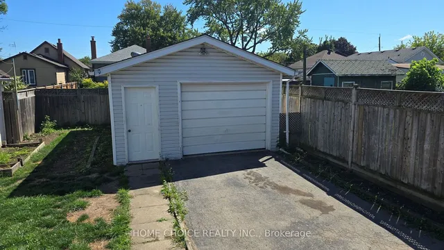 Additional image 6 of 558 Quebec St
