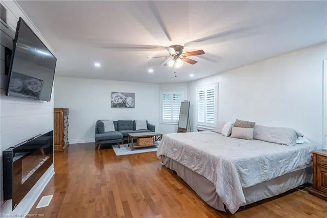 Additional image 25 of 12 Cowper Crt