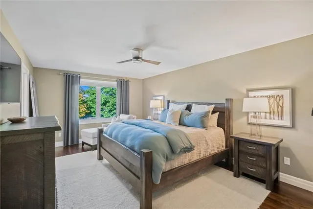 Additional image 18 of 2005 PARKLANE Cres