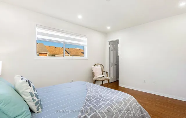 Additional image 23 of 1096 Barclay Circ