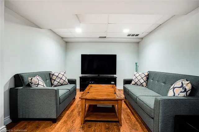 Additional image 31 of 31 Moss Blvd Unit 17