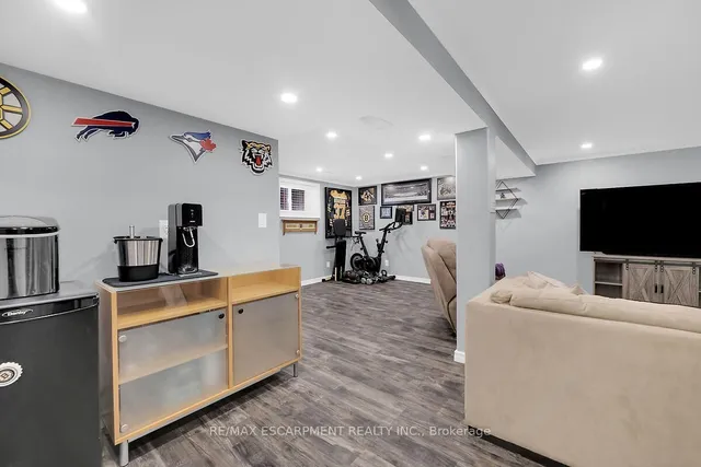 Additional image 29 of 124 EAST 43RD St