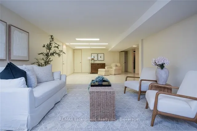 Additional image 21 of 172 OAKLAND Dr