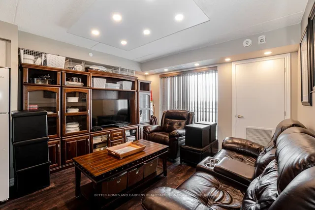 Additional image 19 of 716 Main St Unit 907