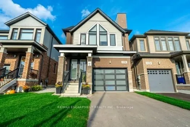 128 FAIREY Cres