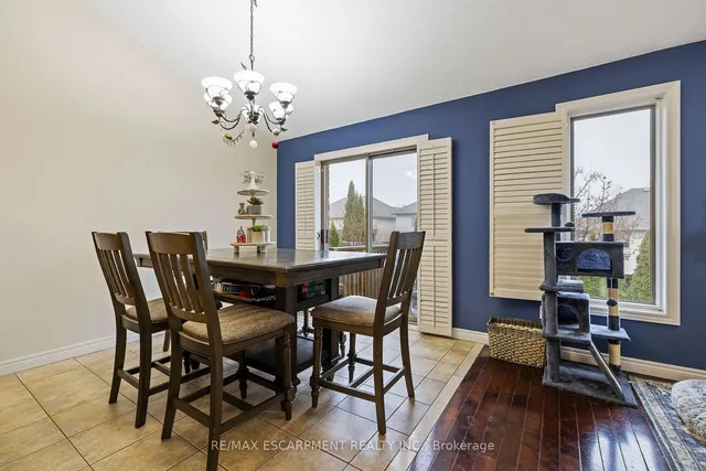 Additional image 8 of 76 Redfern Ave