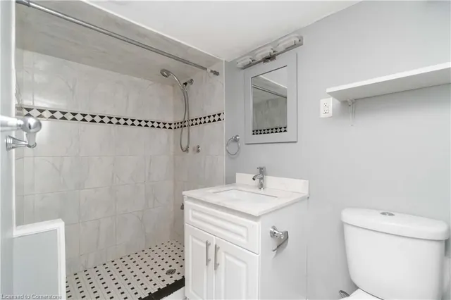 Additional image 23 of 43 Fullerton Ave