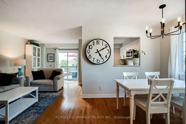 Additional image 5 of 31 Moss Blvd Unit 17