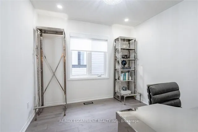 Additional image 34 of 128 FAIREY Cres