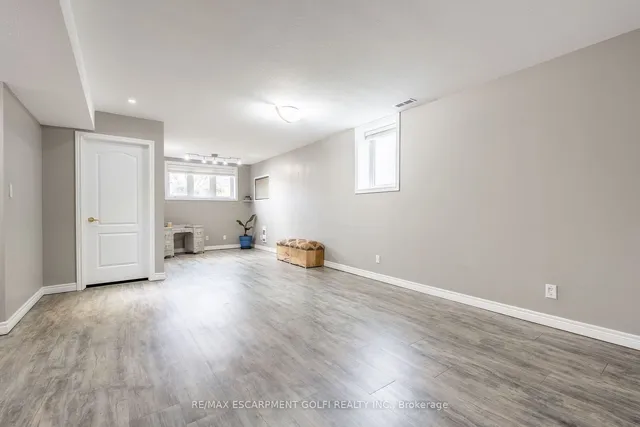 Additional image 24 of 39 Spitfire Dr