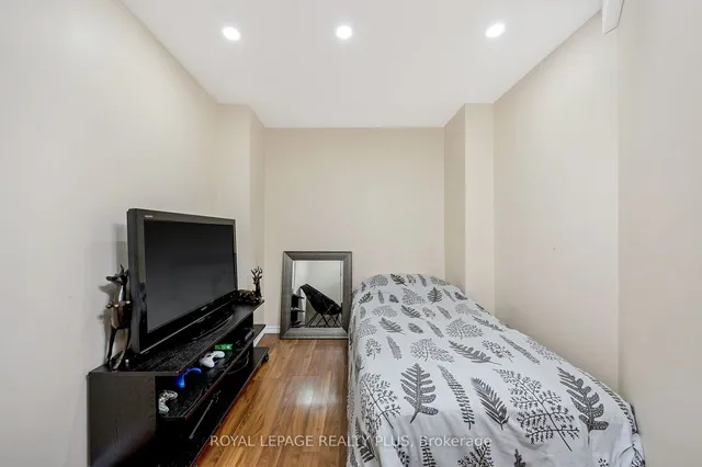 Additional image 37 of 1542 Gainer Cres